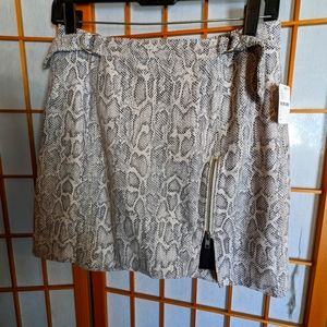 Free People, faux leather snakeskin skirt, sz 6, NEW with tags